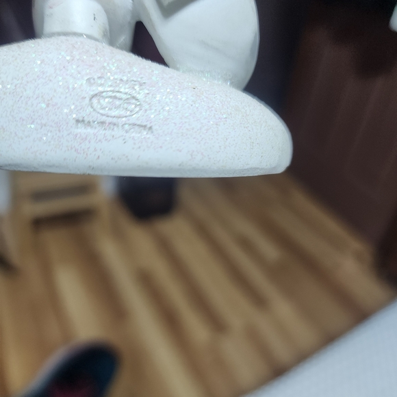 DISNEY EUC MINNIE 7" CHRISTMAS GIFT DECOR STATUETTE - Picture 4 of 4